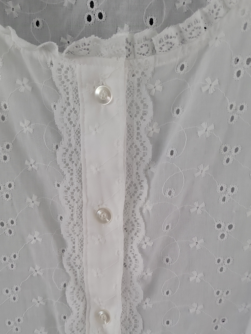 Lace-Trim Eyelet Button-Front Tank Top - Cotton Blend White No Brand Tag Sz L - Picture 3 of 8